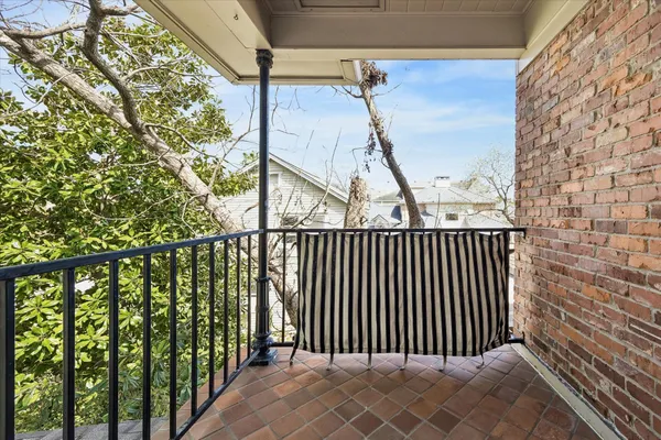 $825,000 | 2210 Avalon Place, Houston, TX 77019