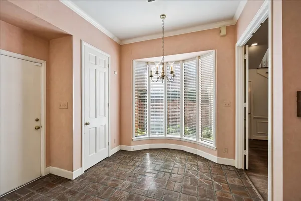 $825,000 | 2210 Avalon Place, Houston, TX 77019