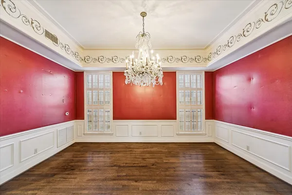 $825,000 | 2210 Avalon Place, Houston, TX 77019