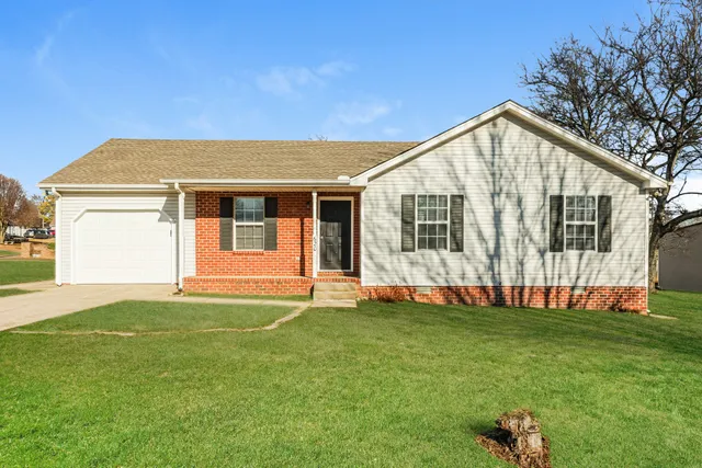 $1,830 | 620 Cedar Bend Lane, La Vergne, TN 37086