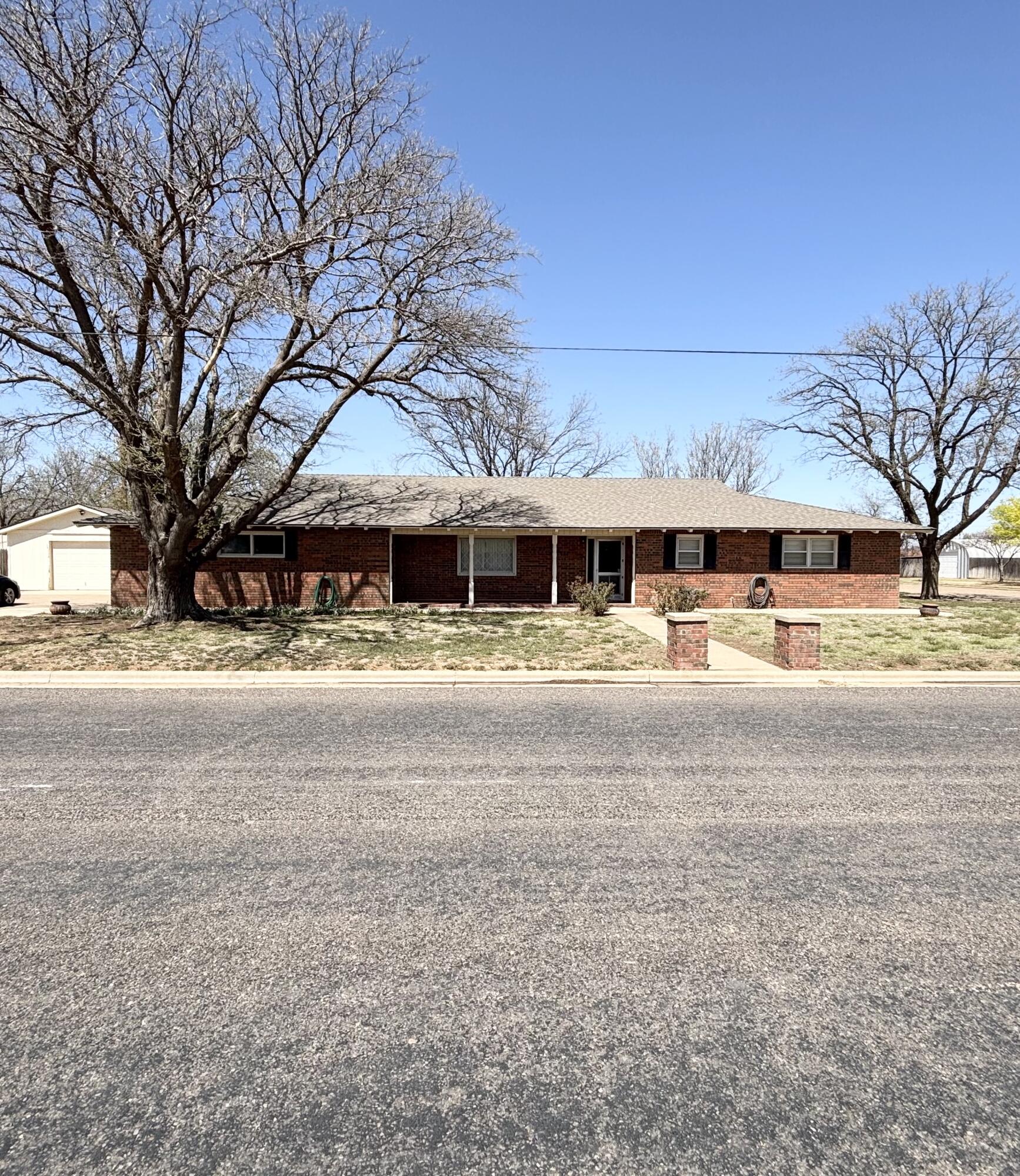 1002 1st Street Abernathy, TX 79311 - Photo 2 of 28 IMG_2833