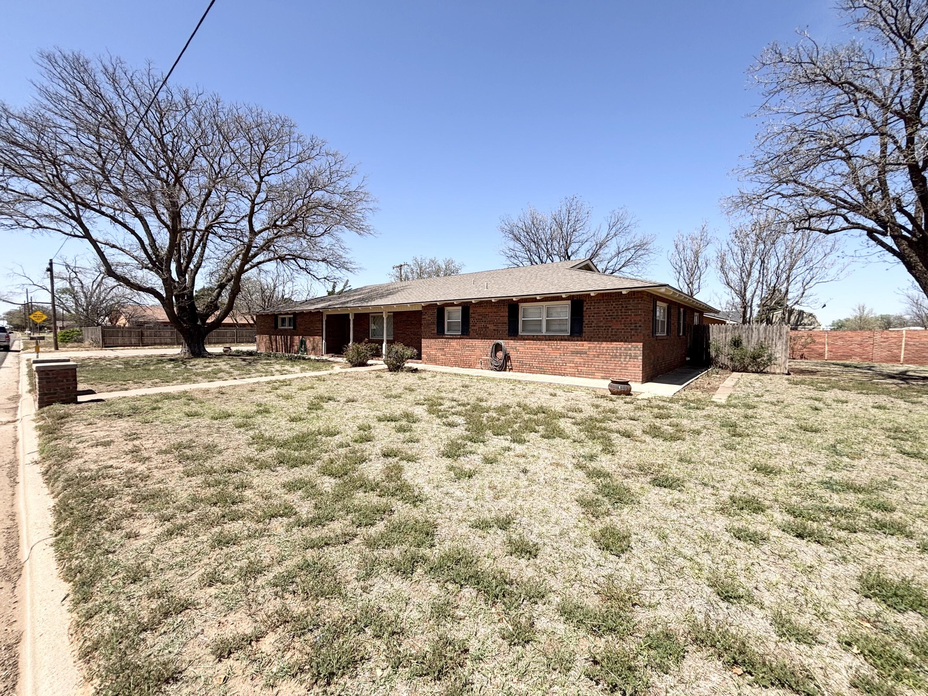 1002 1st Street Abernathy, TX 79311 - Photo 3 of 28 IMG_2836