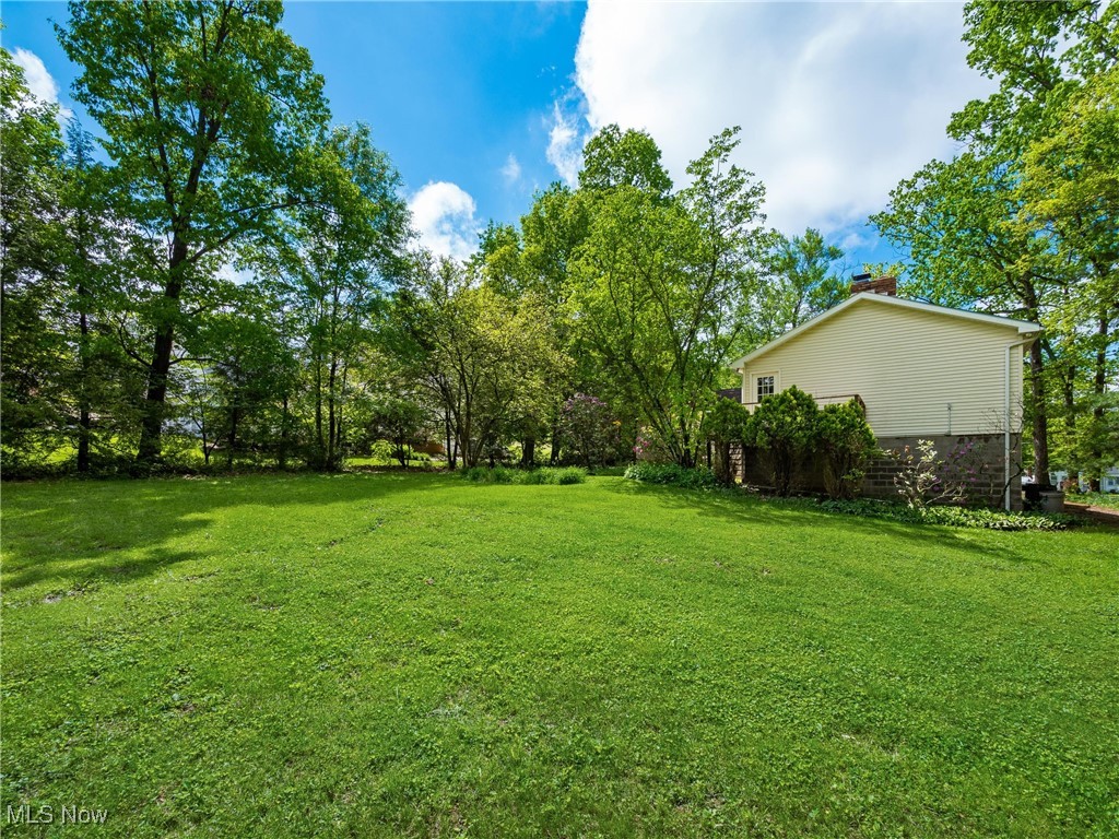 975 Richey Road Zanesville, OH 43701 - Photo 24 of 27 View of green lawn