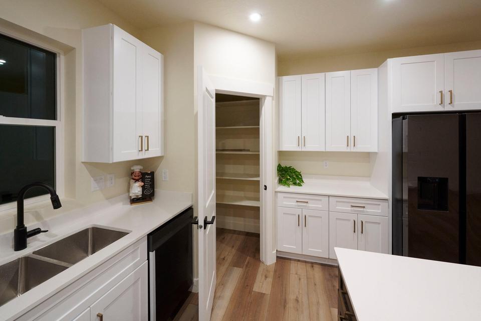 2473 North Kings Road Cedar City, UT 84721 - Photo 6 of 26 20260202234312914571000000-o