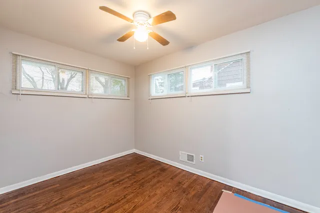 $2,000 | 922 Landon Avenue, Winthrop Harbor, IL 60096