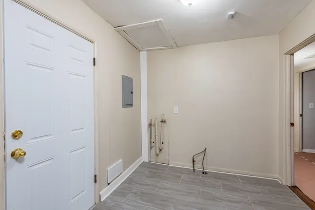 $2,000 | 922 Landon Avenue, Winthrop Harbor, IL 60096