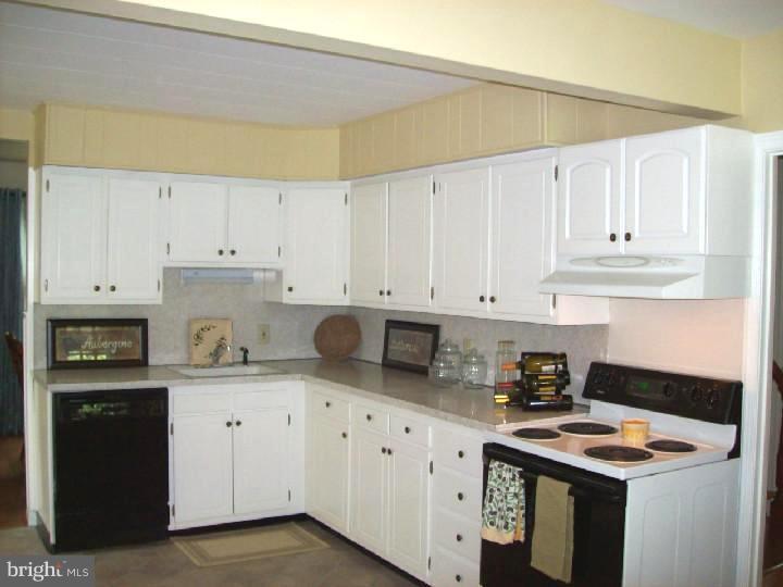 2530 Byberry Road Hatboro, PA 19040 - Photo 7 of 12 Kitchen