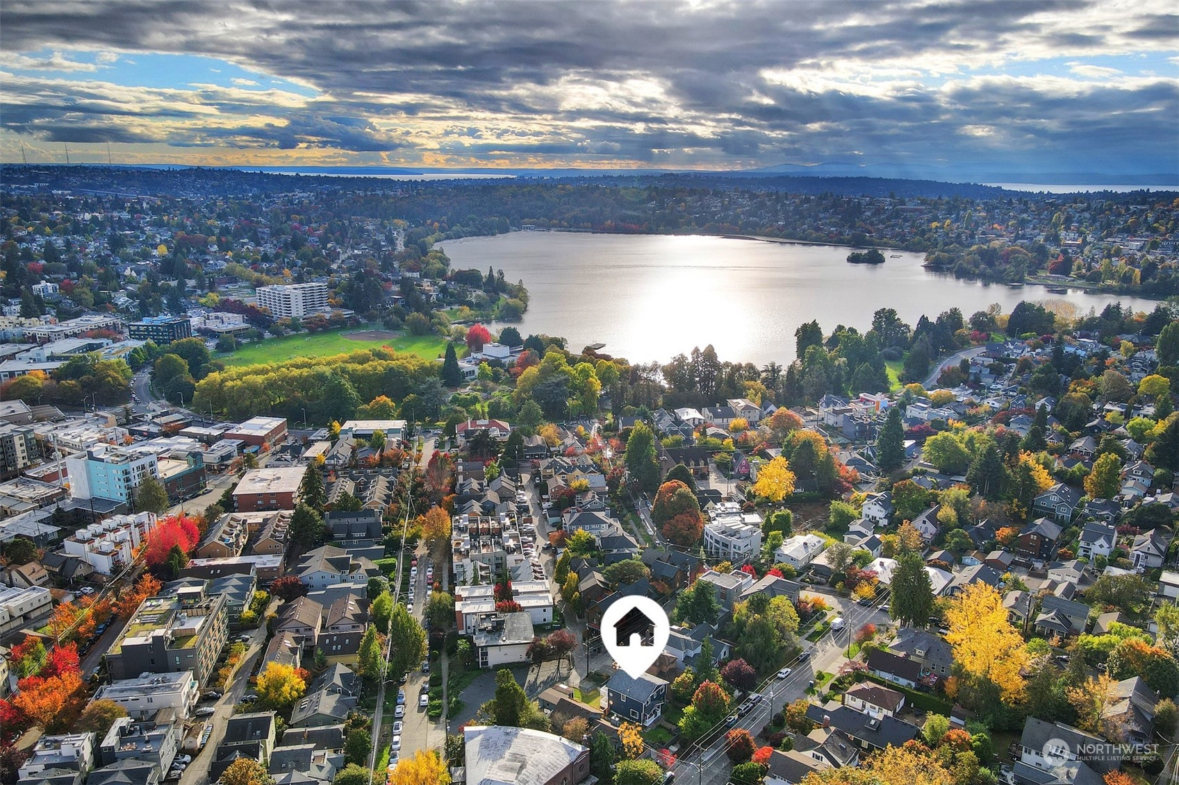 323 Northeast 76th Street Seattle, WA 98115 - Photo 3 of 33 a view of a city
