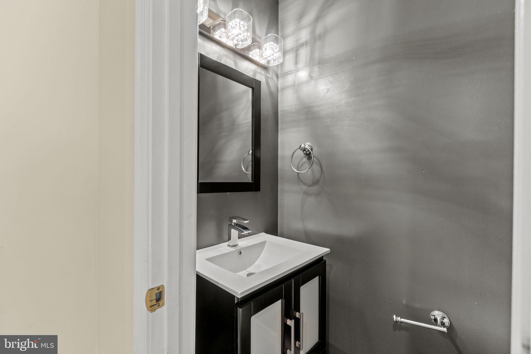 24 R Street Northeast, Unit A Washington, DC 20002 - Photo 9 of 21