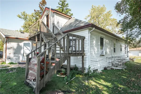 $899,000 | 4 Wendel Street, Lancaster, NY 14043