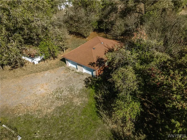 $899,000 | 4 Wendel Street, Lancaster, NY 14043