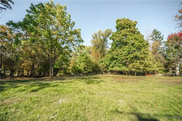 $899,000 | 4 Wendel Street, Lancaster, NY 14043