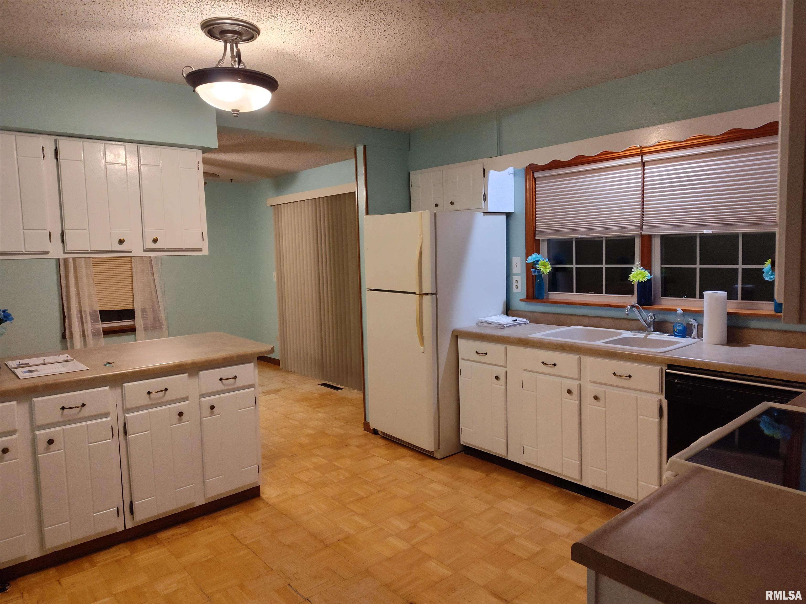10954 Knoles Road Petersburg, IL 62675 - Photo 8 of 10 Gallery Image 8
