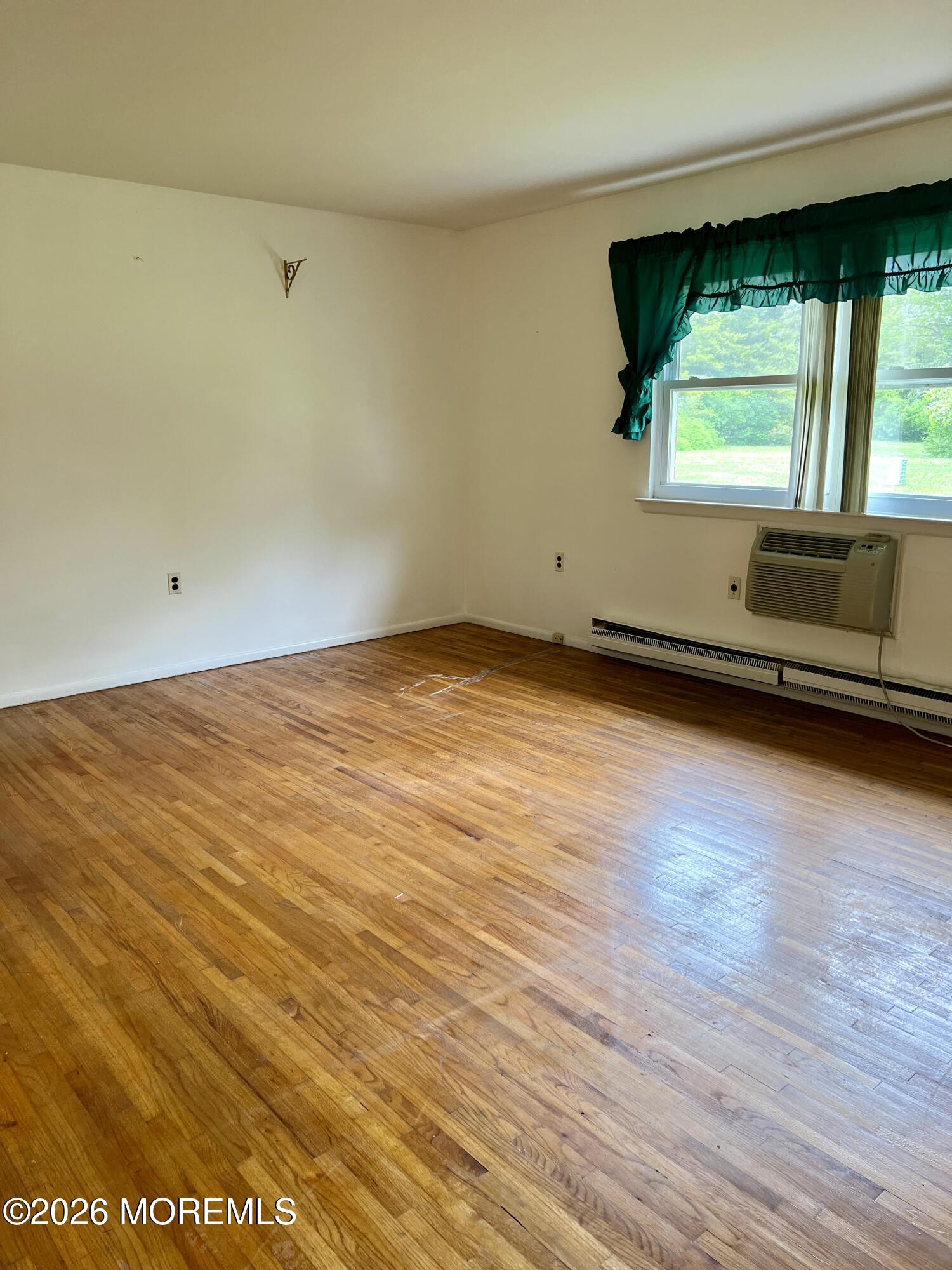 106 Hope Road, Unit C Whiting, NJ 08759 - Photo 3 of 16 Living room