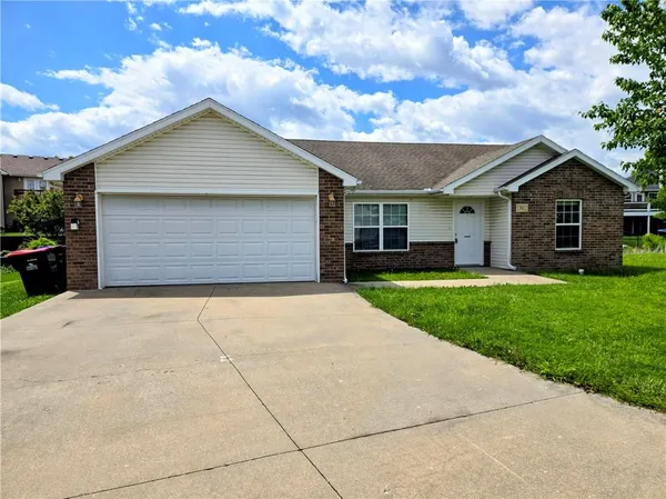 $265,000 | 1302 Cloverleaf Court, Warrensburg, MO 64093