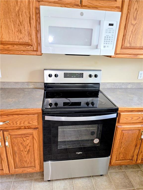 1302 Cloverleaf Court Warrensburg, MO 64093 - Photo 4 of 24