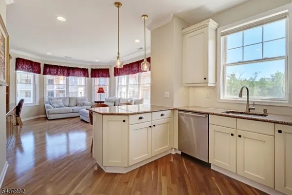 $640,999 | 3412 Pointe Gate Drive, Unit 412, Livingston, NJ 07039