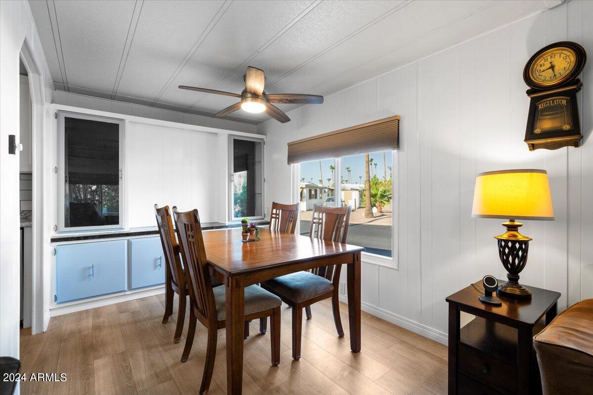 303 South Recker Road, Unit 45 Mesa, AZ 85206 - Photo 10 of 27 Dinning room