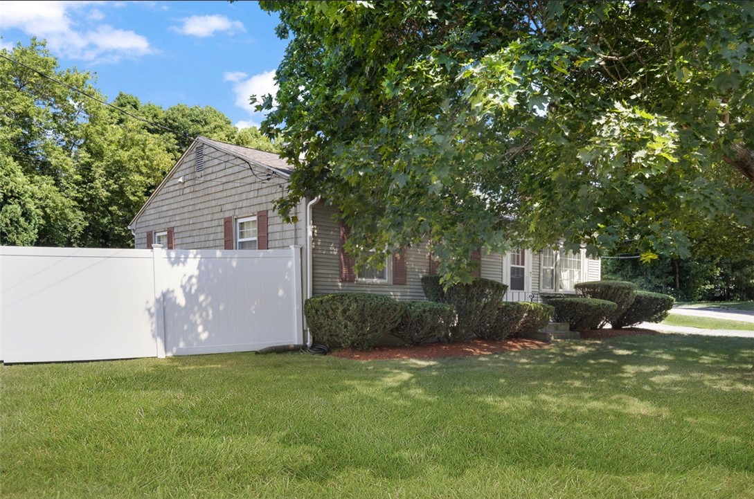 5 Halsey Road Woonsocket, RI 02895 - Photo 25 of 35