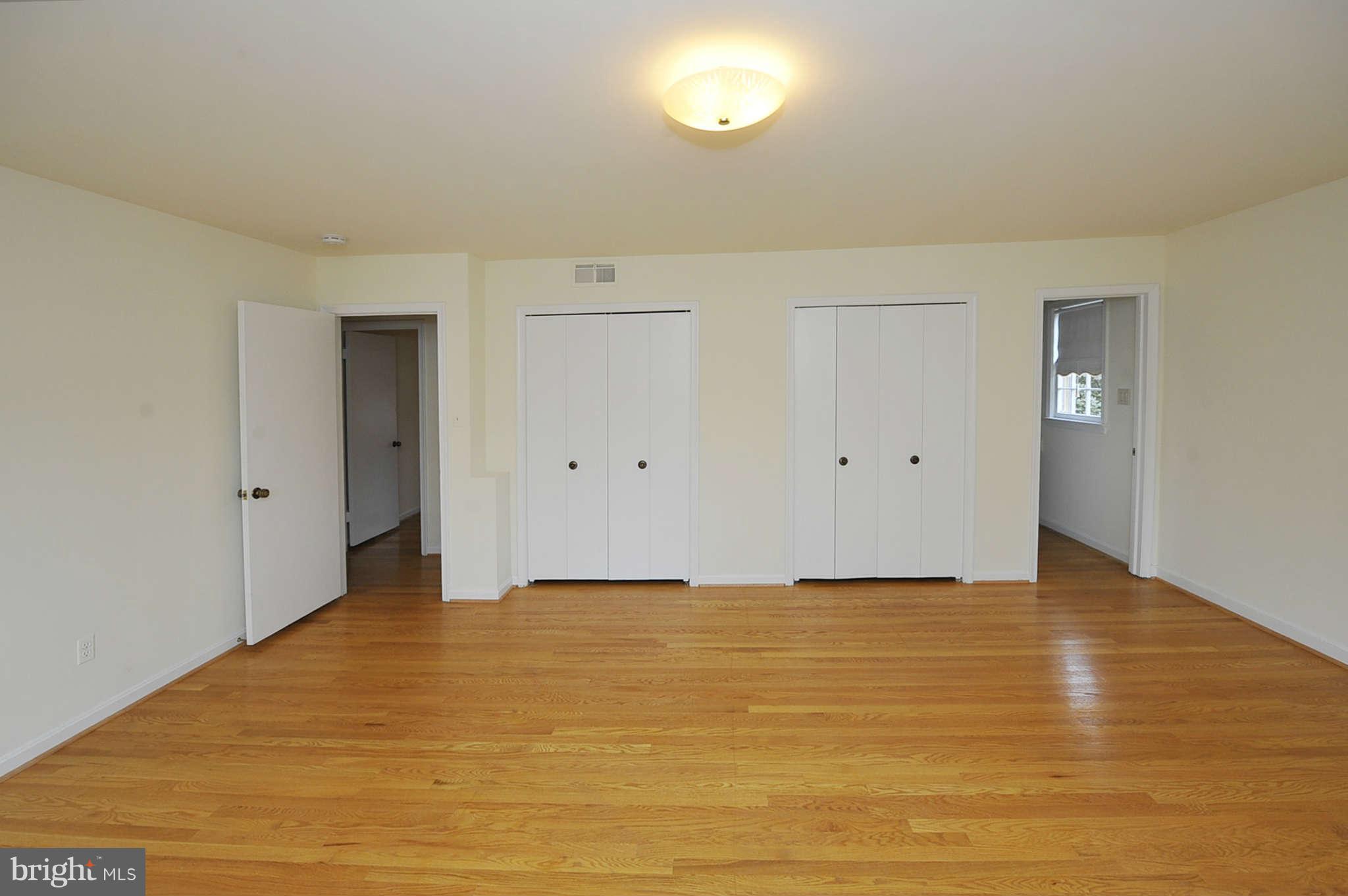 6324 Lenox Road Bethesda, MD 20817 - Photo 17 of 30 Bath (Master)