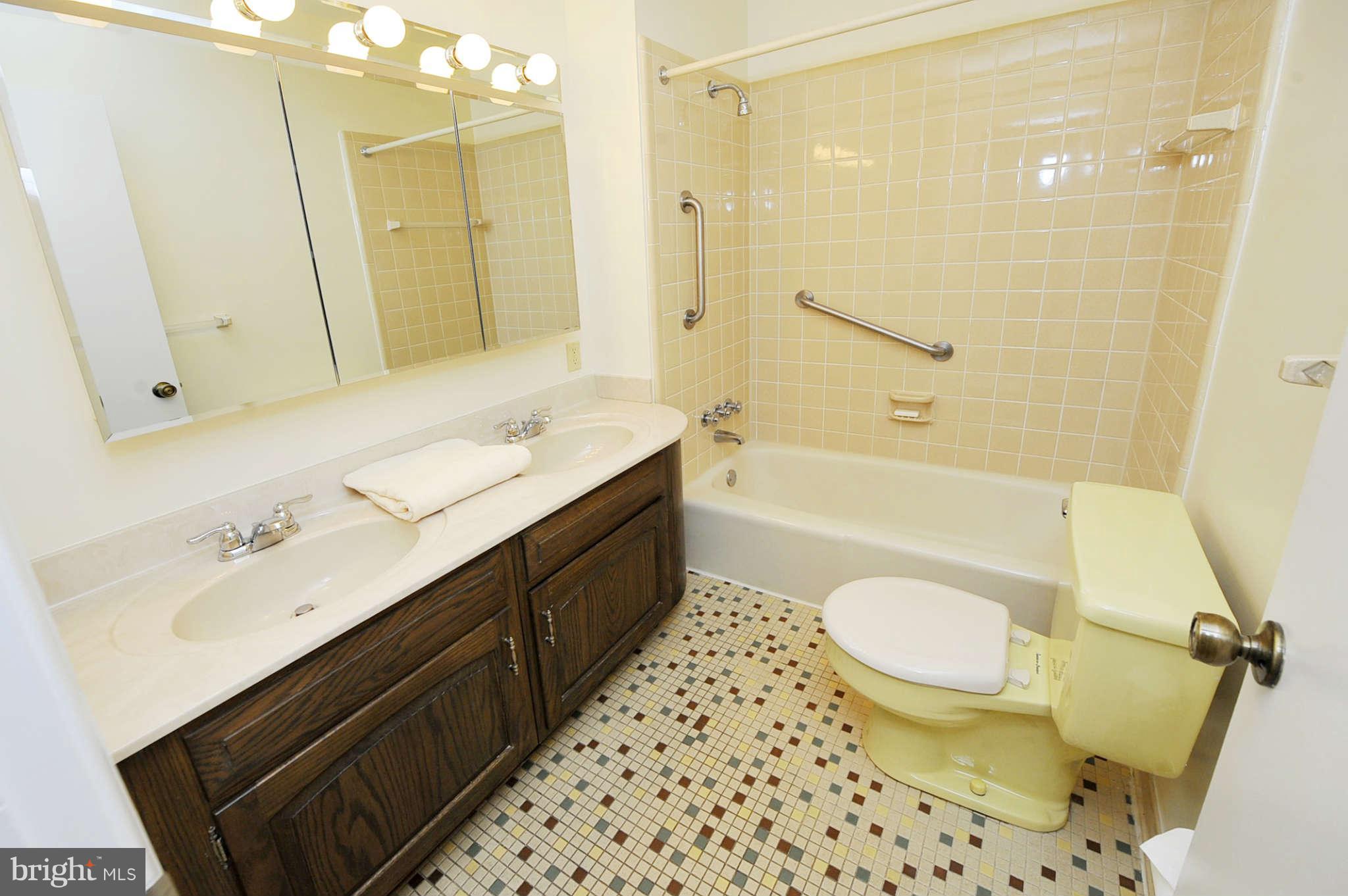 6324 Lenox Road Bethesda, MD 20817 - Photo 23 of 30 Bath