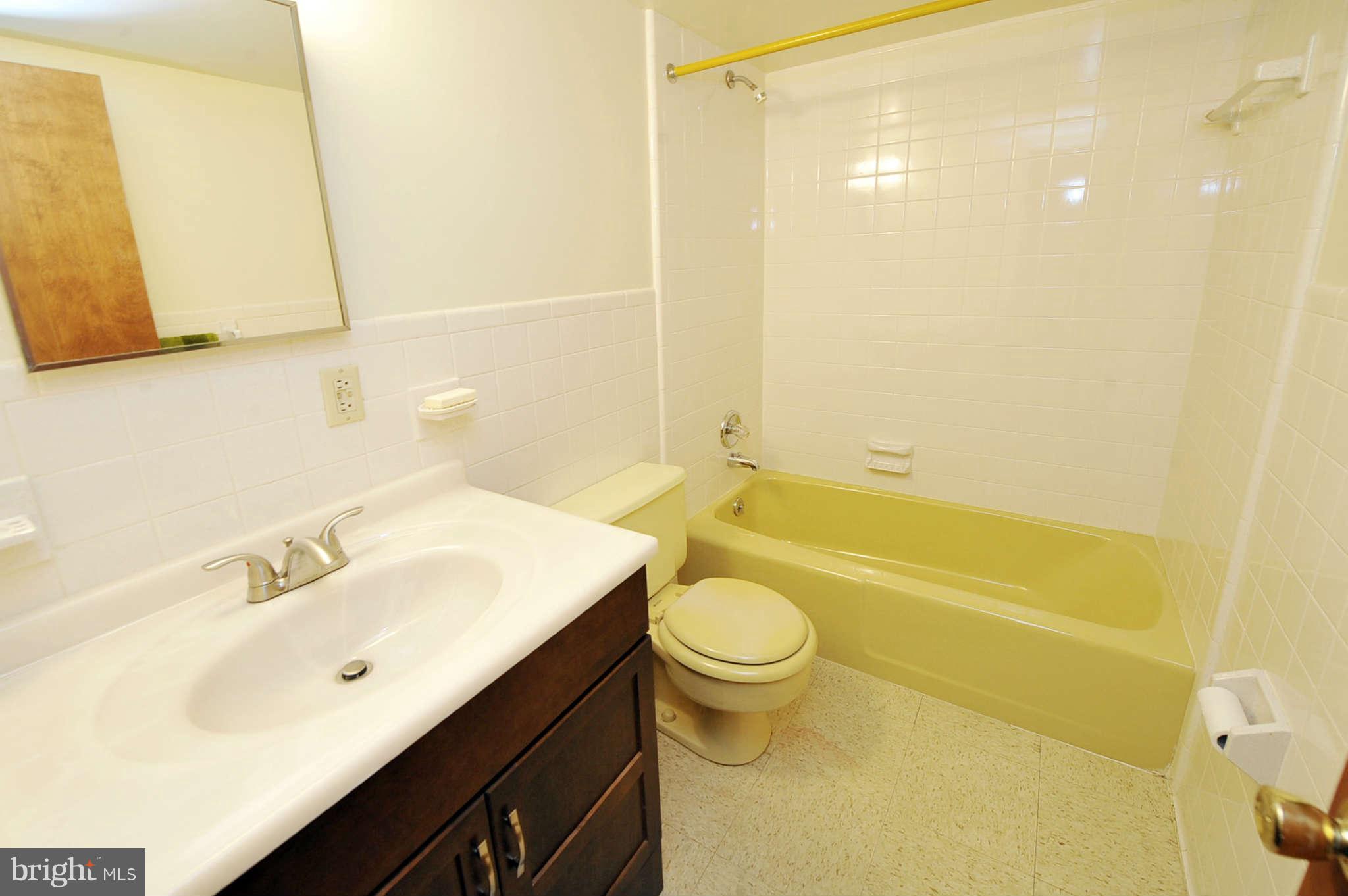6324 Lenox Road Bethesda, MD 20817 - Photo 26 of 30 Bath