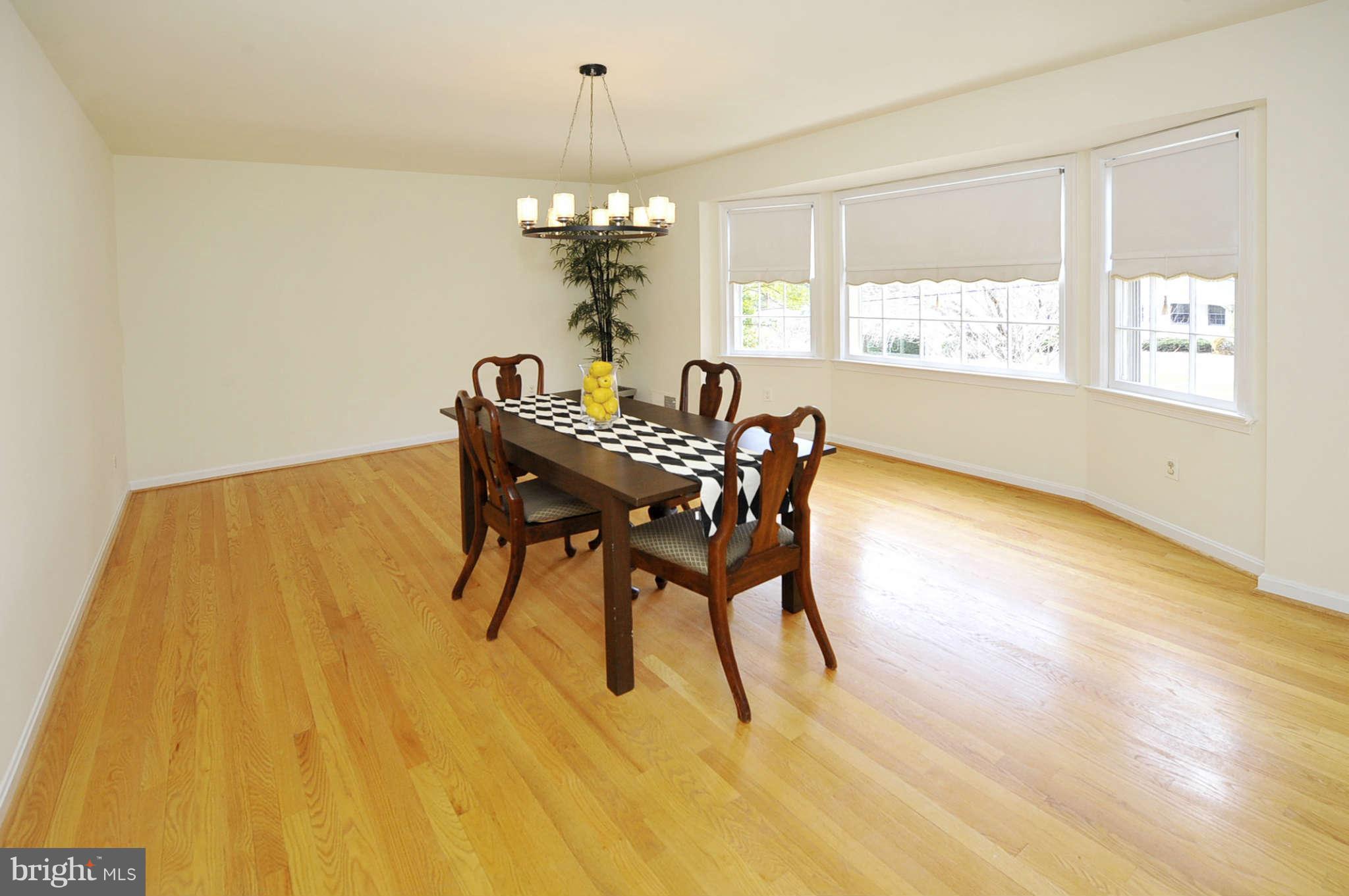 6324 Lenox Road Bethesda, MD 20817 - Photo 5 of 30 Dining Room