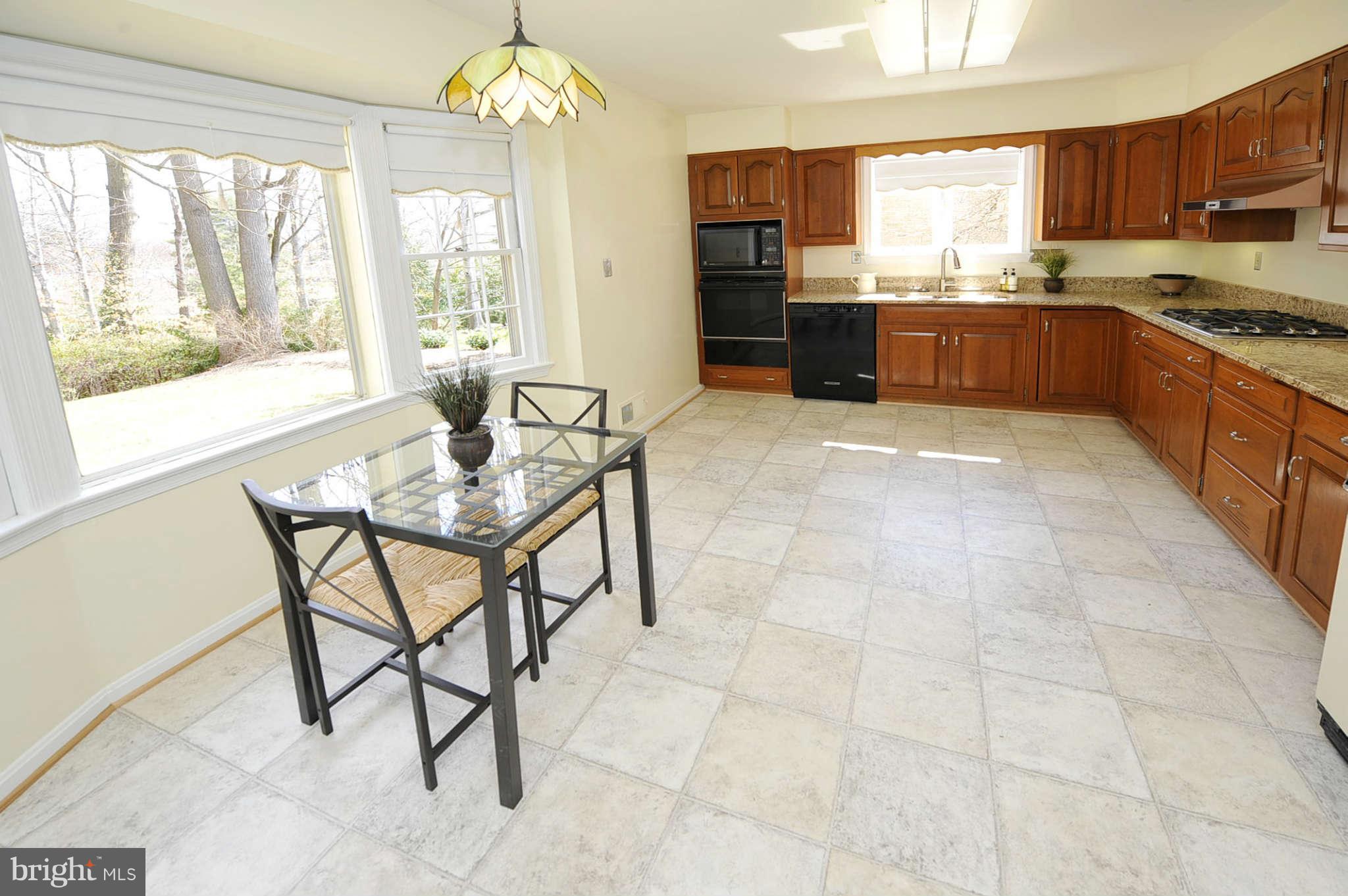 6324 Lenox Road Bethesda, MD 20817 - Photo 6 of 30 Kitchen