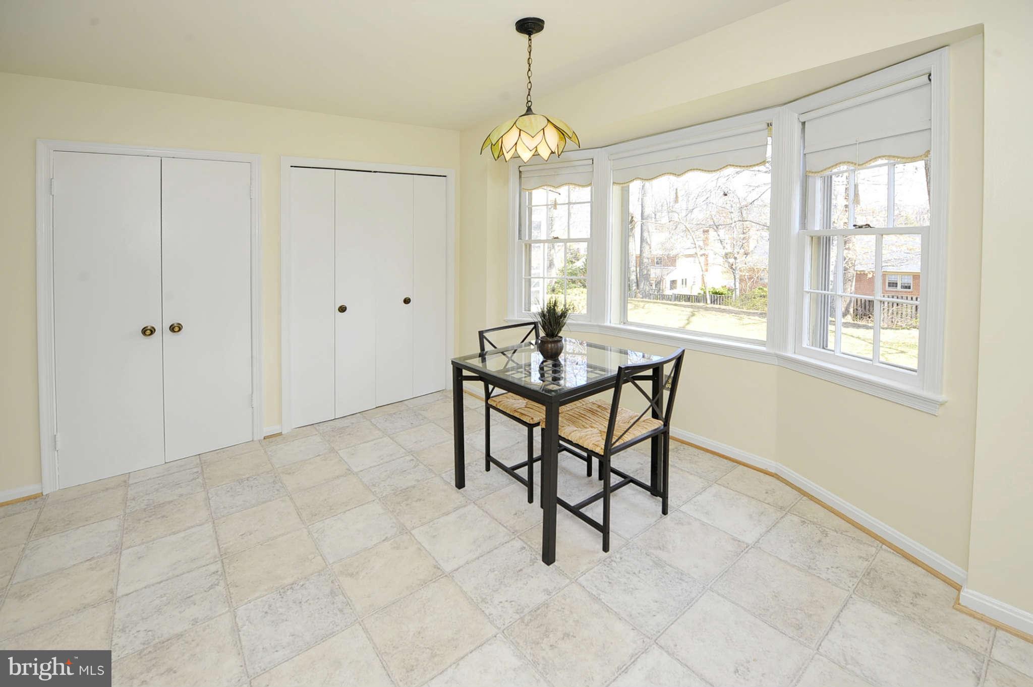 6324 Lenox Road Bethesda, MD 20817 - Photo 8 of 30 Kitchen