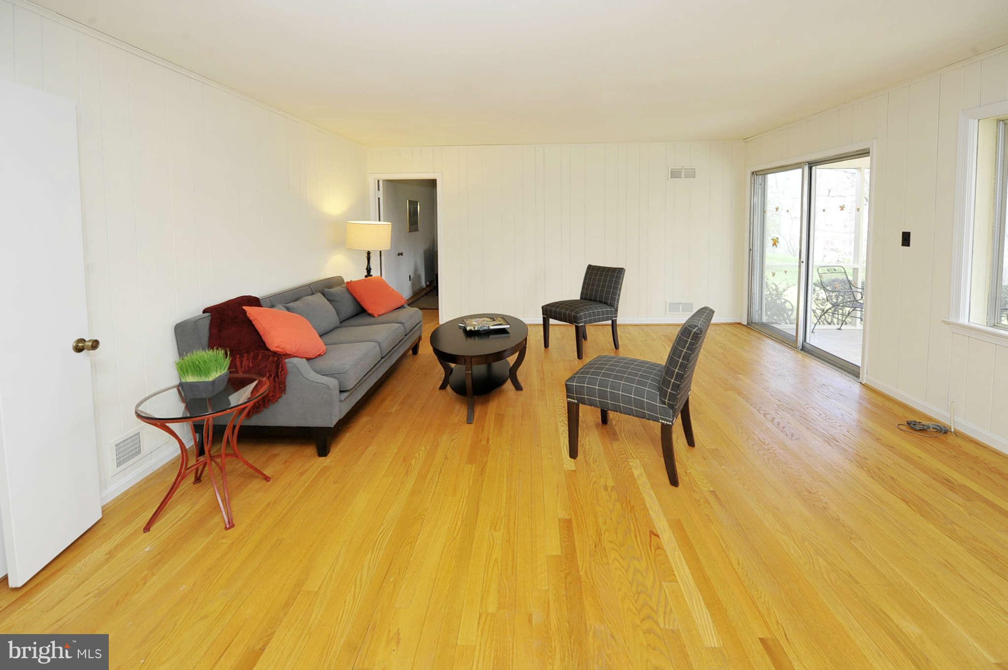 6324 Lenox Road Bethesda, MD 20817 - Photo 10 of 30 Family Room