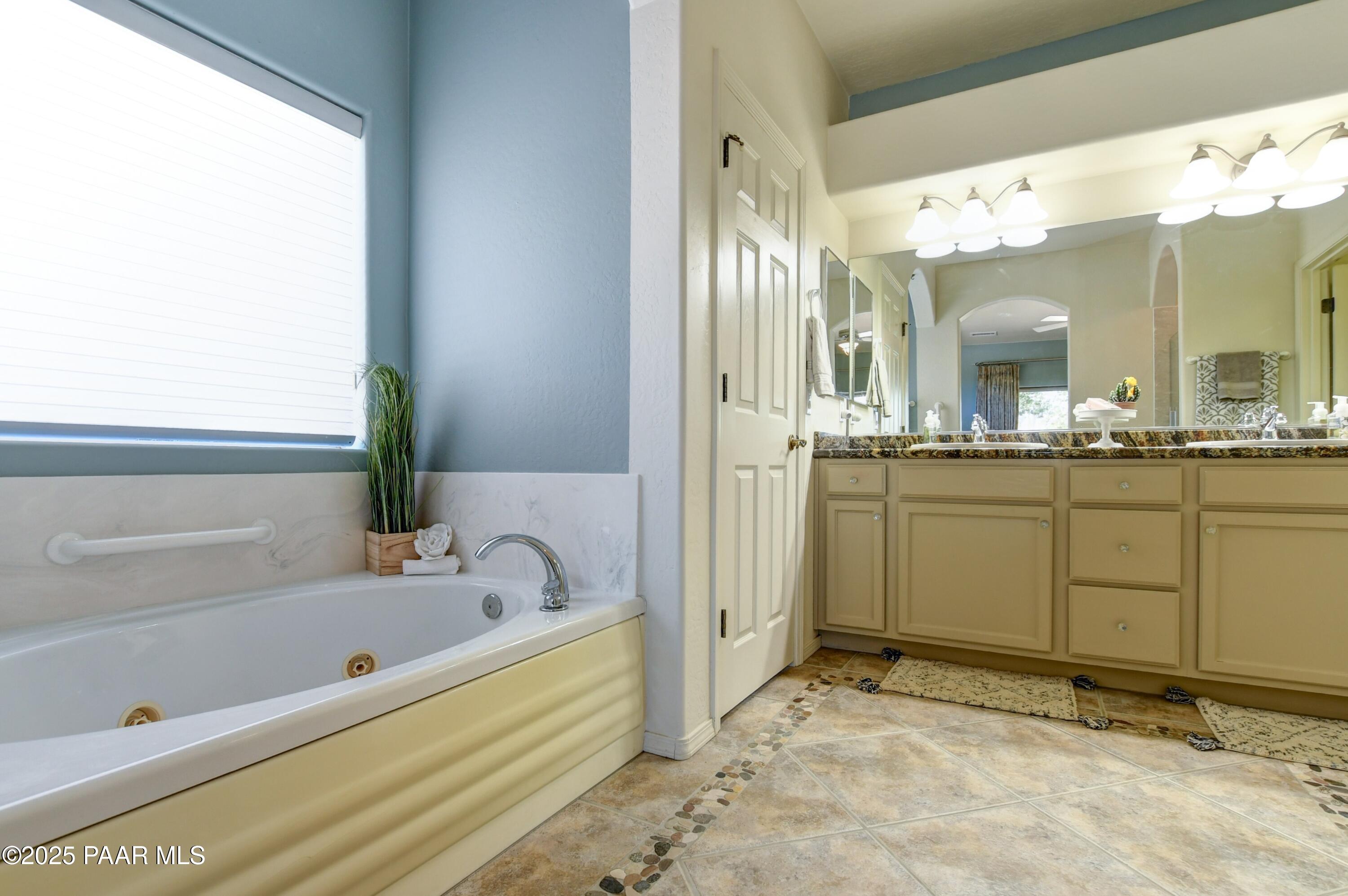 2685 West Willow Oak Road Prescott, AZ 86305 - Photo 16 of 35 Primary Bathroom 2
