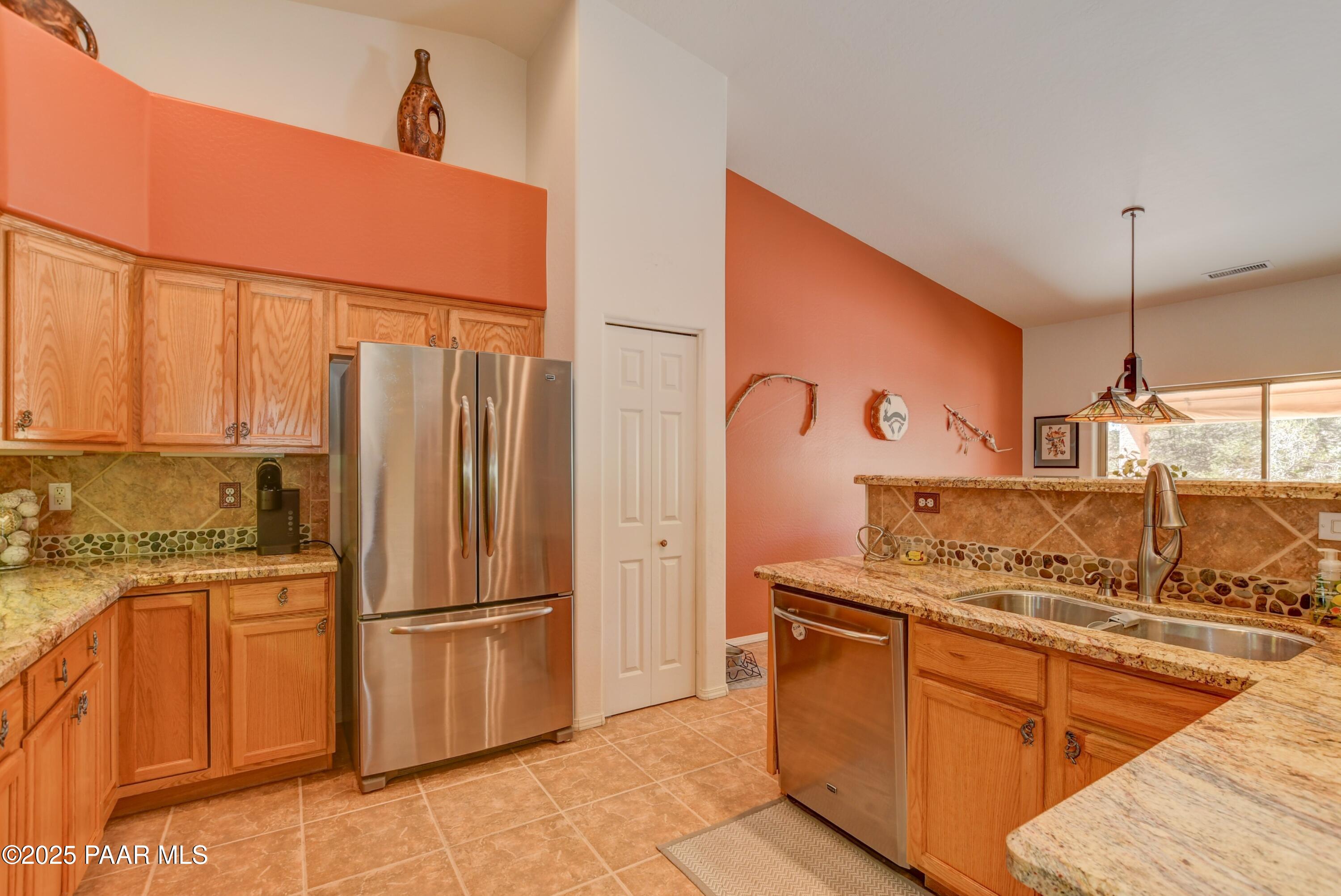 2685 West Willow Oak Road Prescott, AZ 86305 - Photo 7 of 35 Kitchen 3