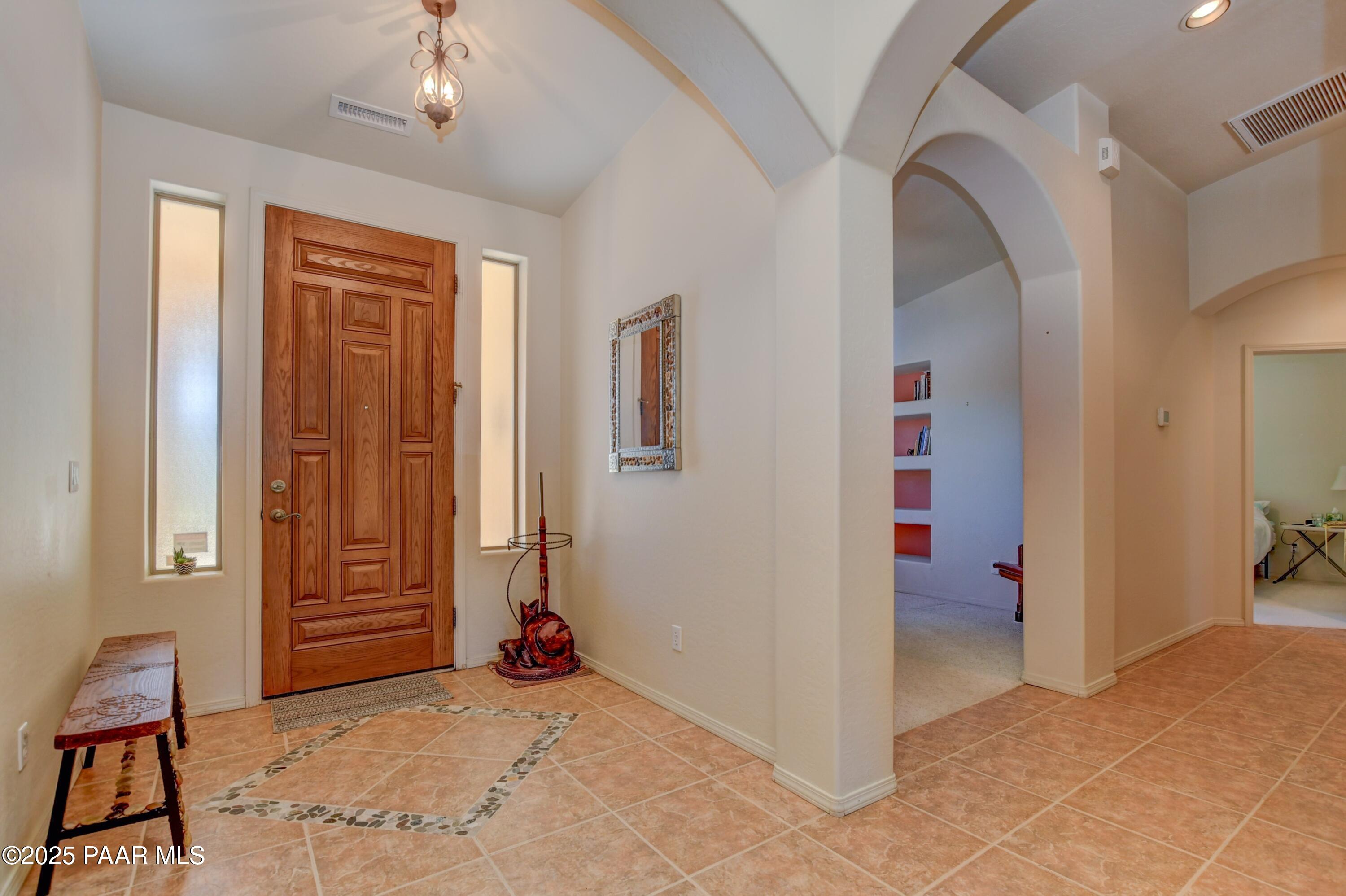 2685 West Willow Oak Road Prescott, AZ 86305 - Photo 9 of 35 Foyer