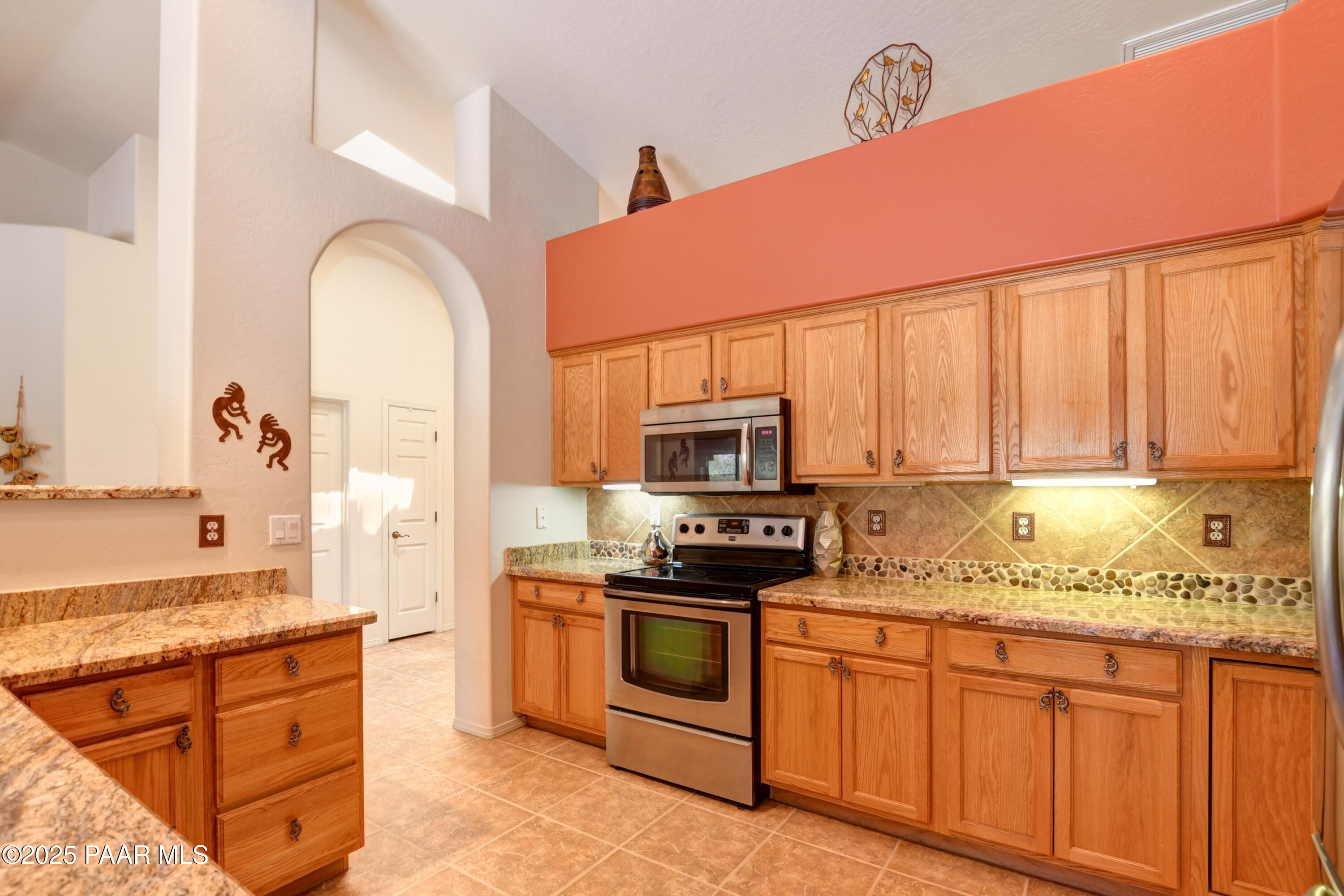 2685 West Willow Oak Road Prescott, AZ 86305 - Photo 10 of 35 Kitchen 2