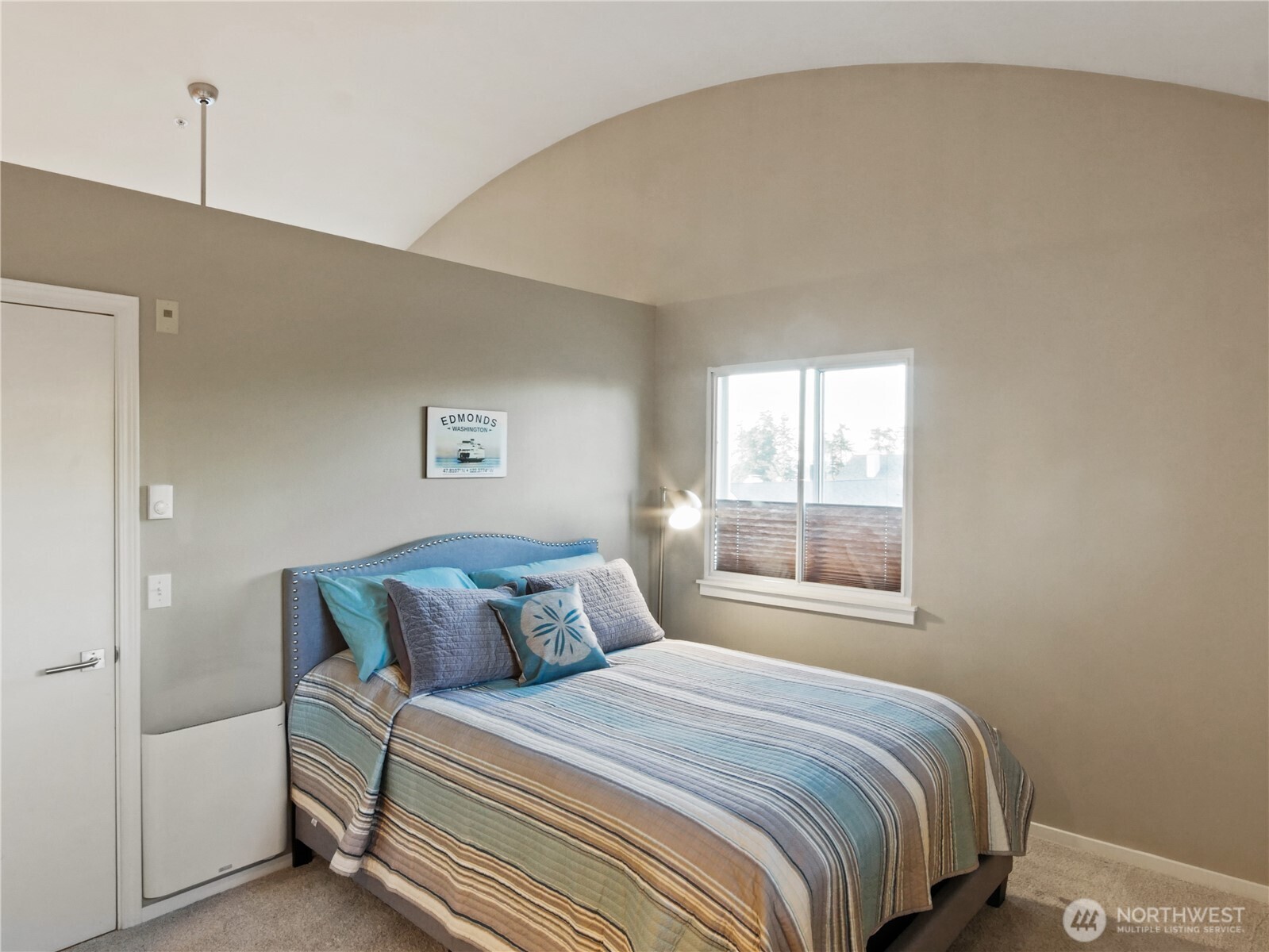 654 5th Avenue South, Unit 404 Edmonds, WA 98020 - Photo 16 of 32