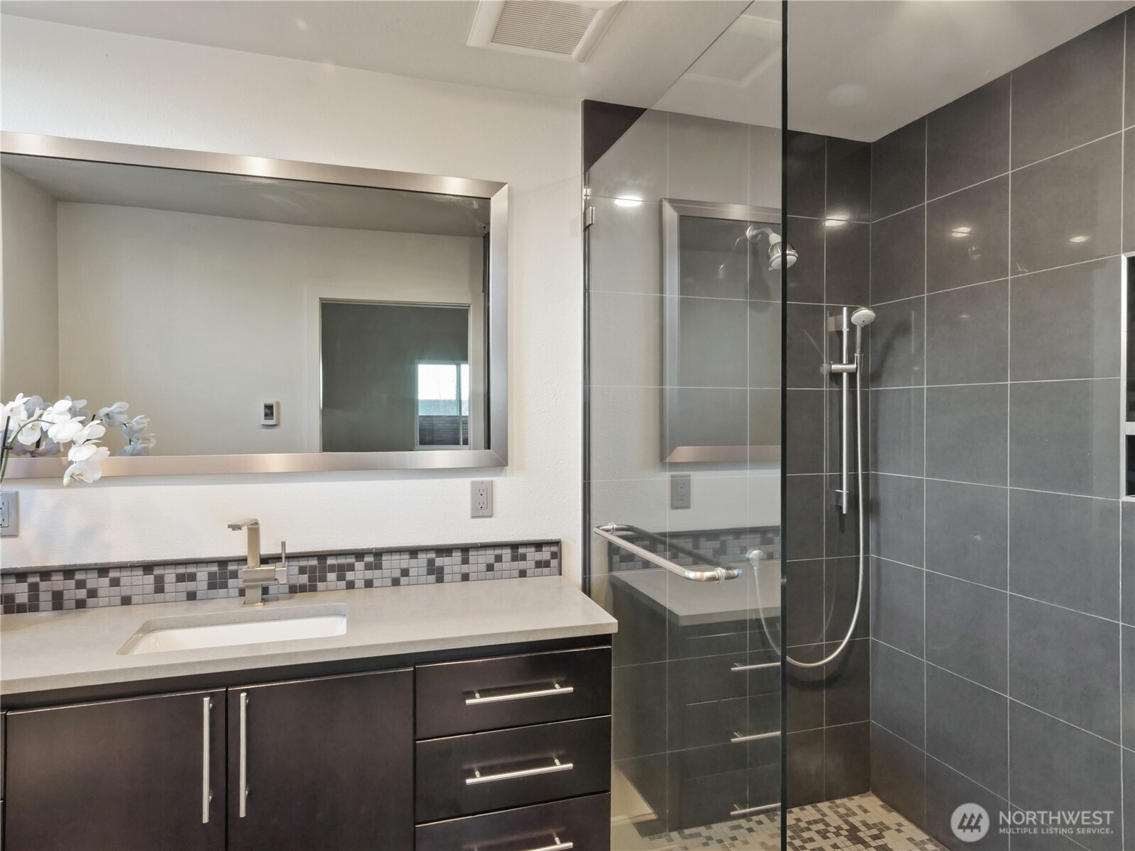 654 5th Avenue South, Unit 404 Edmonds, WA 98020 - Photo 21 of 32