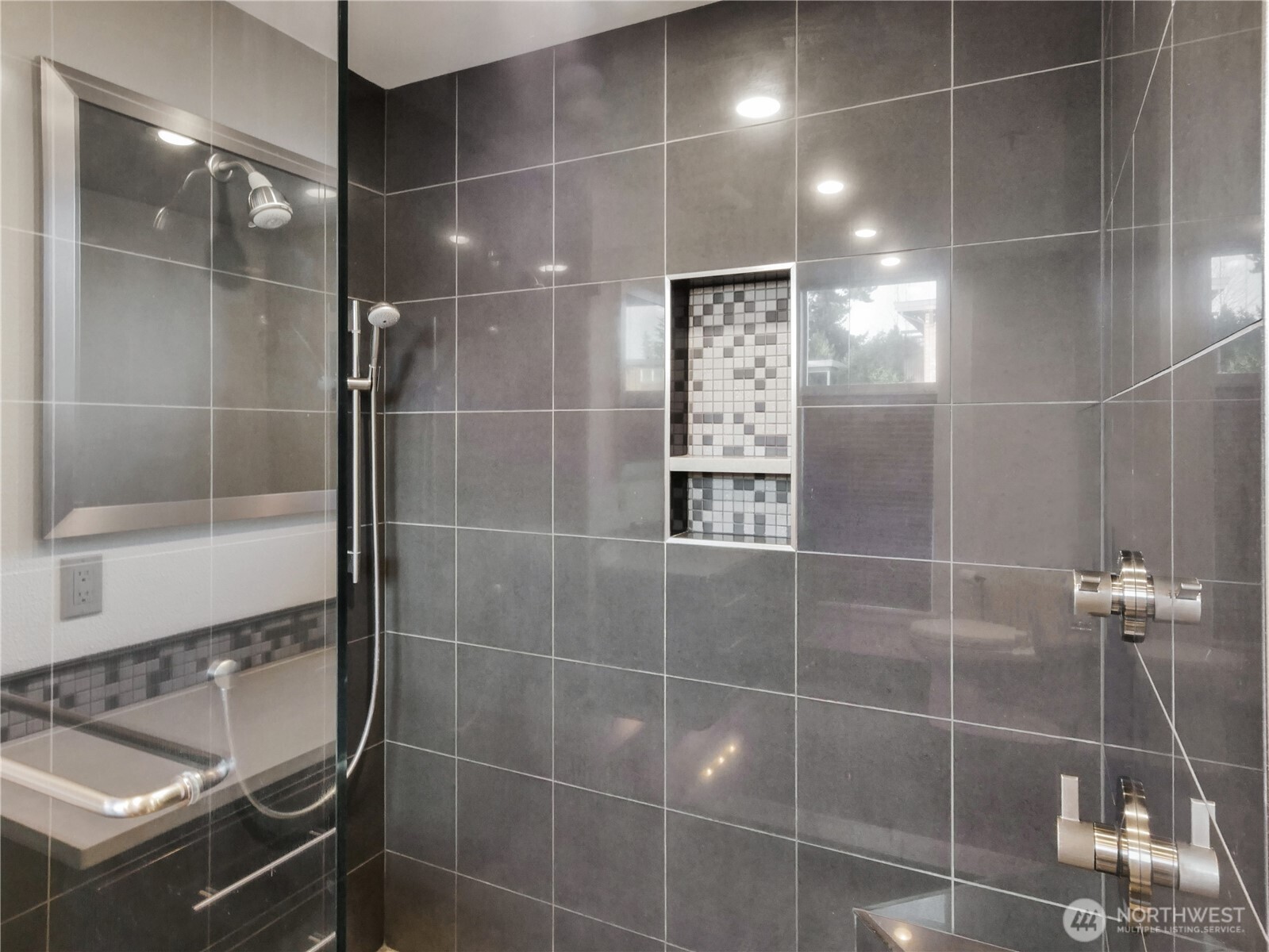 654 5th Avenue South, Unit 404 Edmonds, WA 98020 - Photo 22 of 32