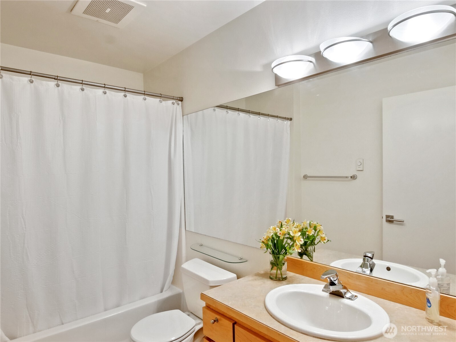 654 5th Avenue South, Unit 404 Edmonds, WA 98020 - Photo 24 of 32