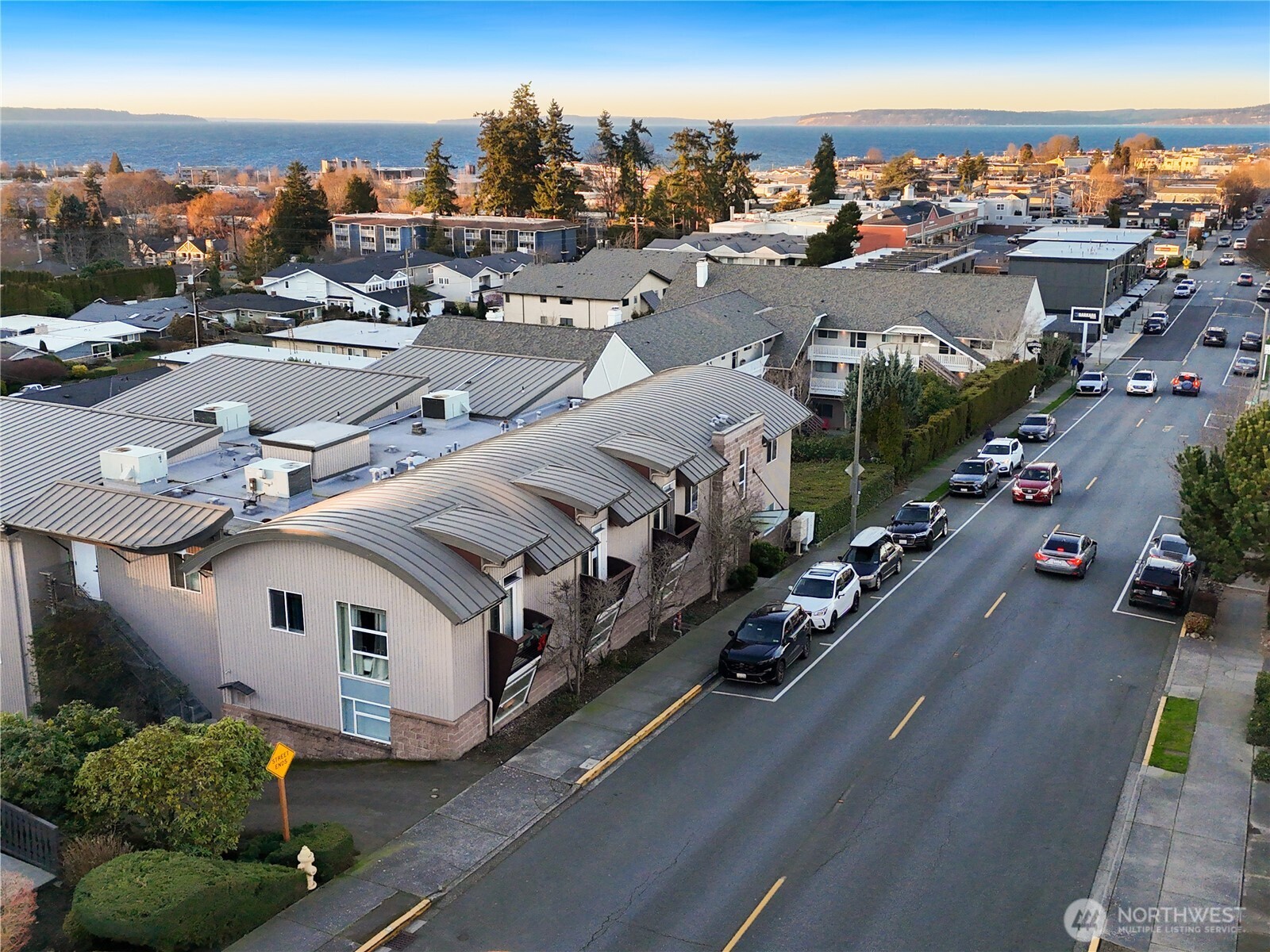 654 5th Avenue South, Unit 404 Edmonds, WA 98020 - Photo 29 of 32
