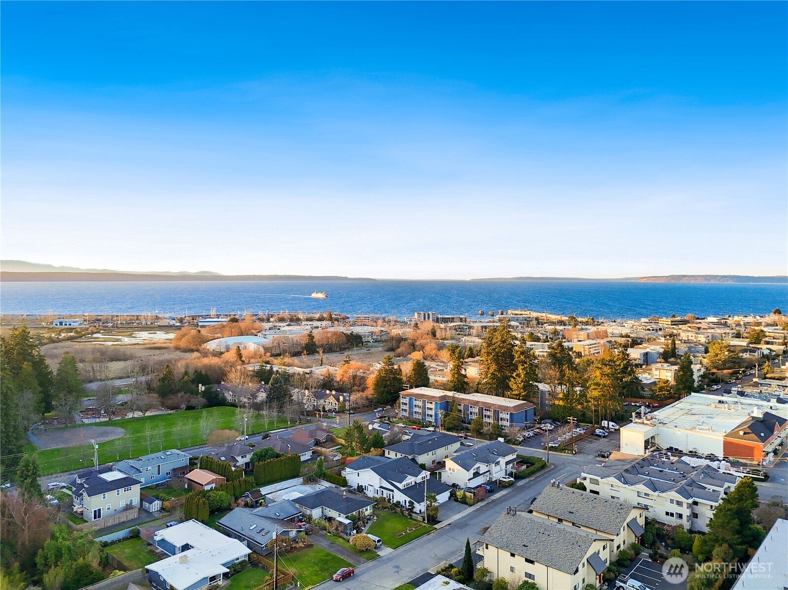 654 5th Avenue South, Unit 404 Edmonds, WA 98020 - Photo 31 of 32