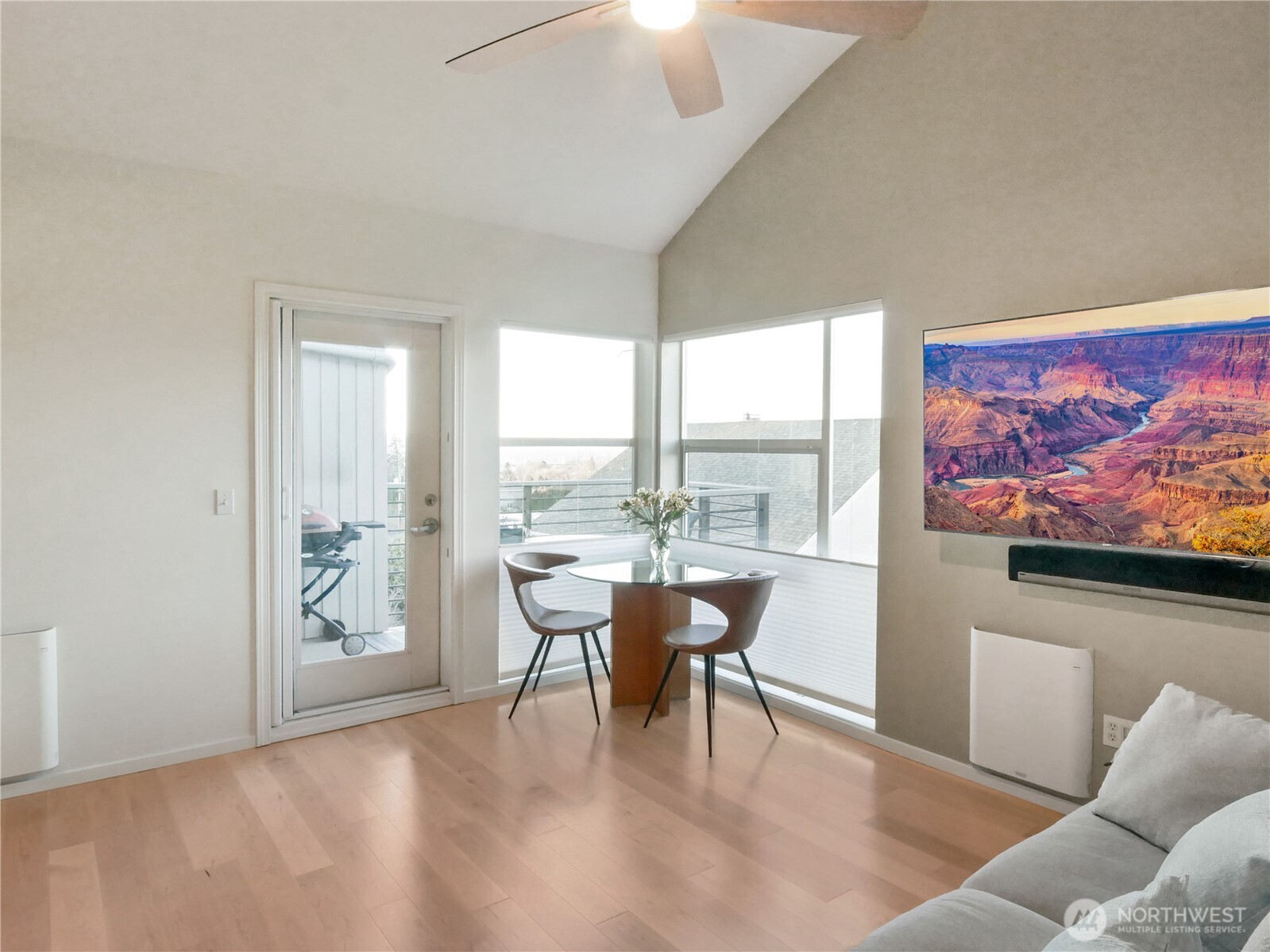 654 5th Avenue South, Unit 404 Edmonds, WA 98020 - Photo 8 of 32