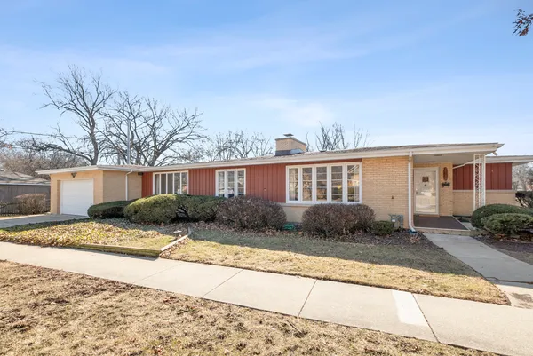 $329,900 | 18515 Dundee Avenue, Homewood, IL 60430