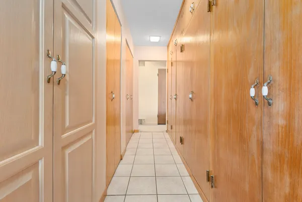 $329,900 | 18515 Dundee Avenue, Homewood, IL 60430