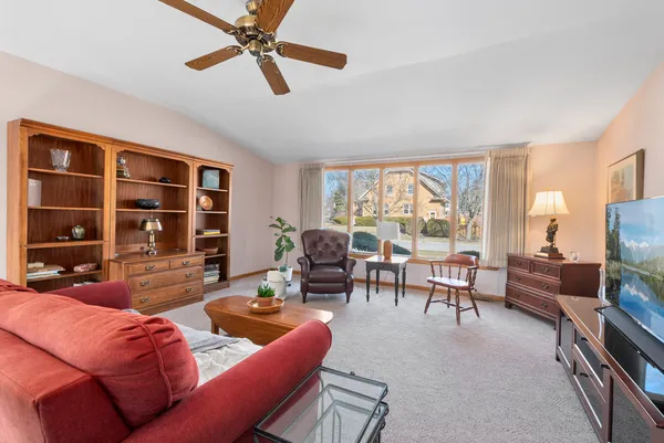 $329,900 | 18515 Dundee Avenue, Homewood, IL 60430