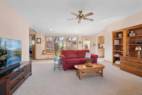 $329,900 | 18515 Dundee Avenue, Homewood, IL 60430