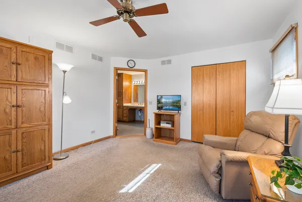 $329,900 | 18515 Dundee Avenue, Homewood, IL 60430
