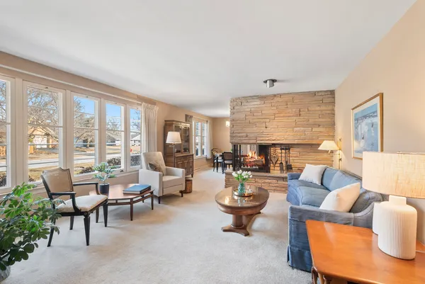 $329,900 | 18515 Dundee Avenue, Homewood, IL 60430