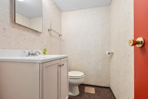 $329,900 | 18515 Dundee Avenue, Homewood, IL 60430