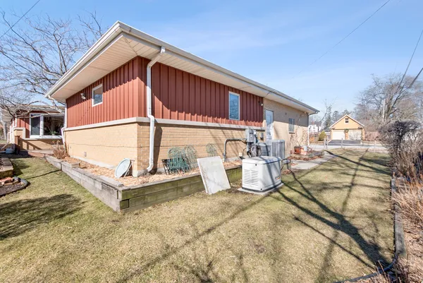 $329,900 | 18515 Dundee Avenue, Homewood, IL 60430