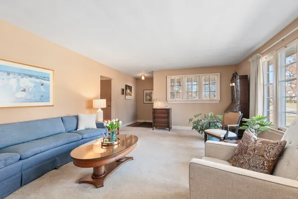 $329,900 | 18515 Dundee Avenue, Homewood, IL 60430